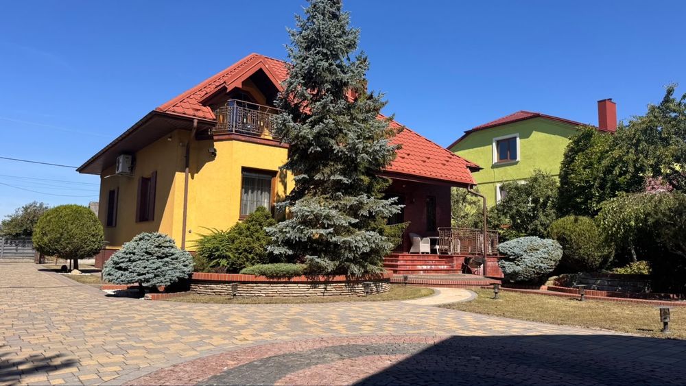 Продаж ексклюзивного будинку преміум-класу з ремонтом в м. Жовква