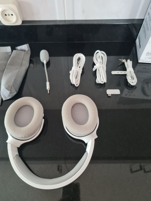 Razer Barracuda X Brancos