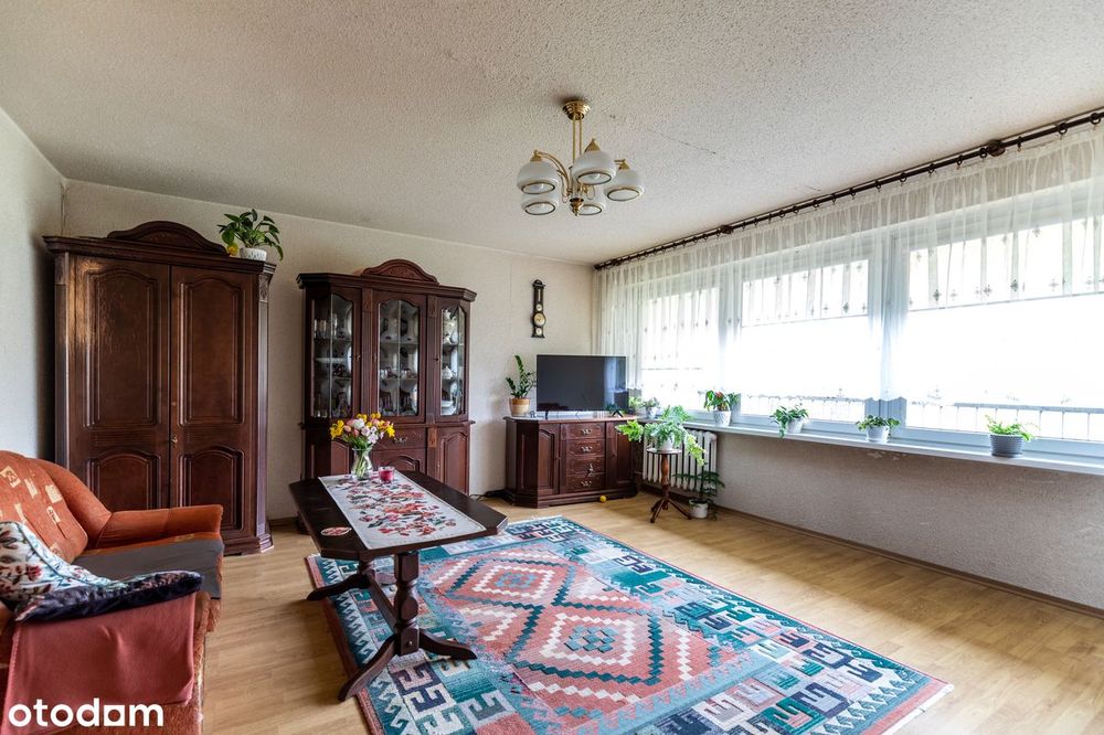 2 pokoje z dużym balkonem w dobrej lokalizacji:)