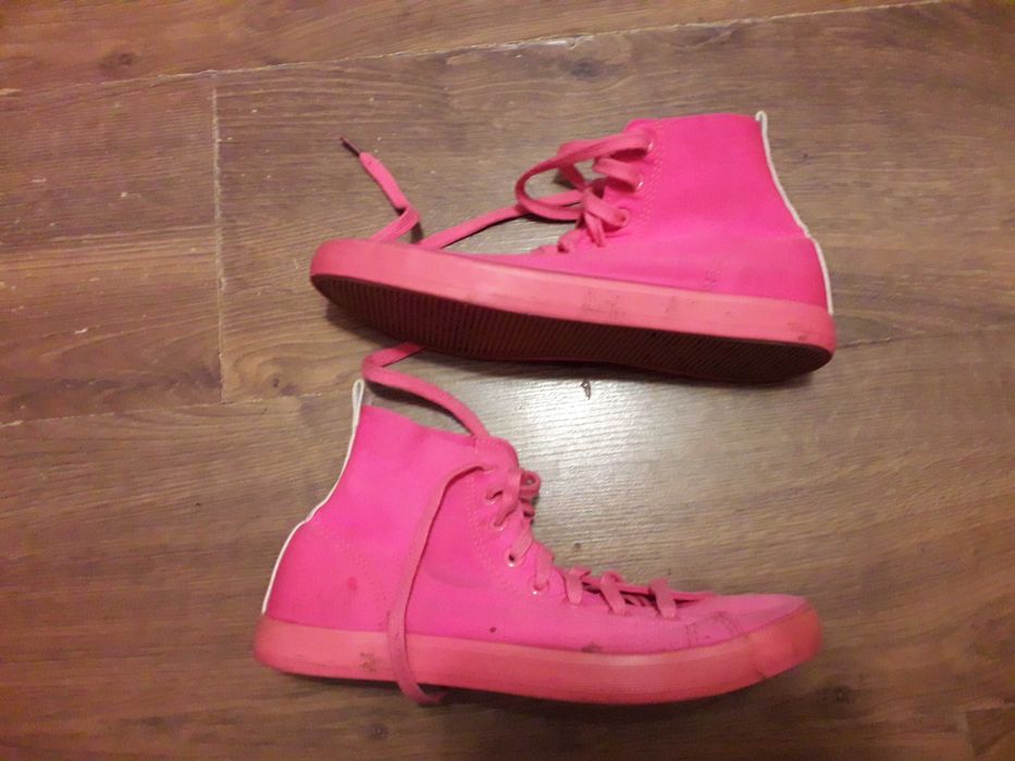 Neonowe trampki damskie