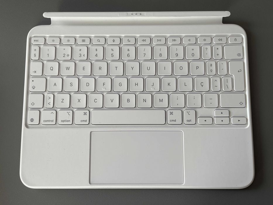 Teclado Magic Keyboard Folio para iPad (A16) - Português
