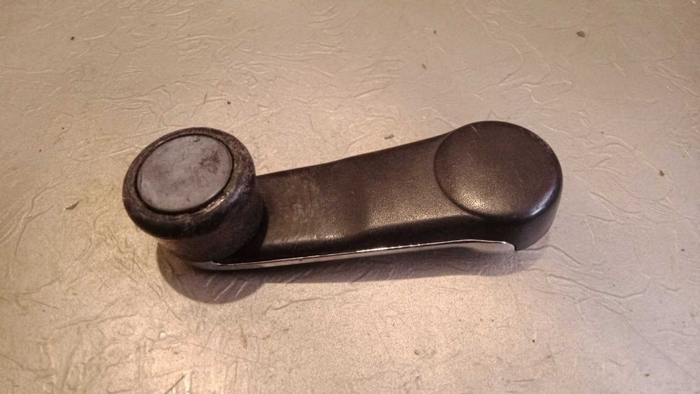 Ручки, підлокітники, інші деталі салону, дверей Audi 80 B2, B3