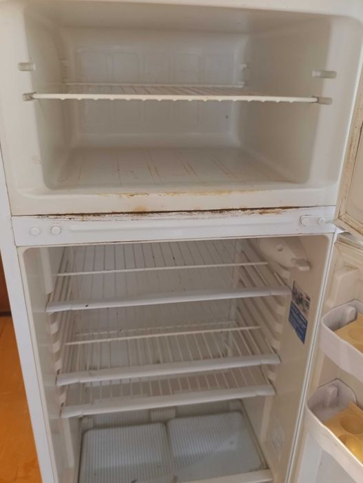 Продам холодильник Indesit в хорошому стані