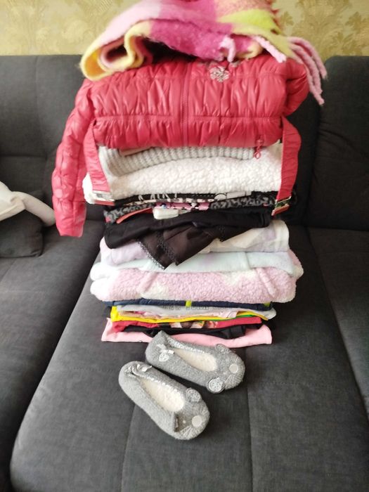 Продам пакет речей для дівчинки 128-134