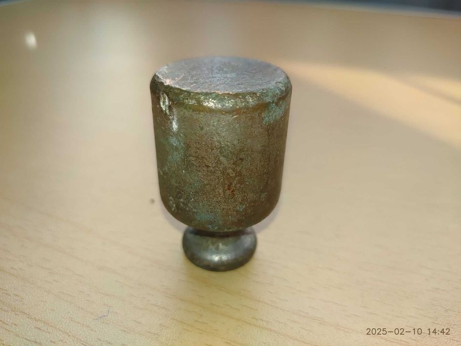 Гиря маленька повірочна