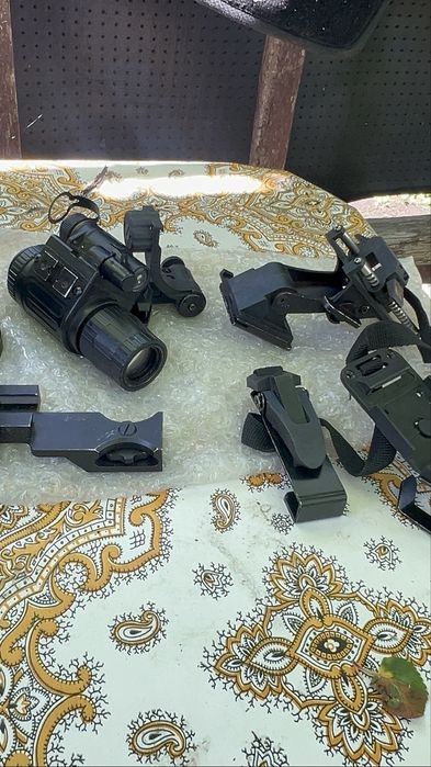 PVS  14 прибор нічного бачення