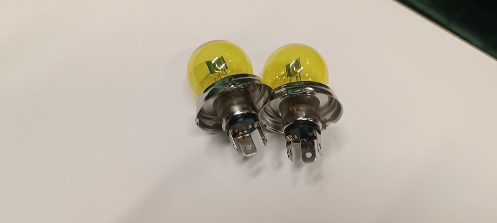 Fiat 126p żółte żarówki R2 dwie sztuki razem