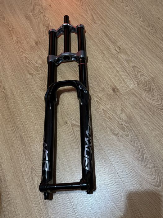 Amortyzator przedni RockShox Boxxer Ultimate 29 200mm