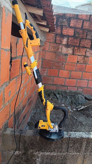 Girafa, lixadora para pladur tetos e pareedes