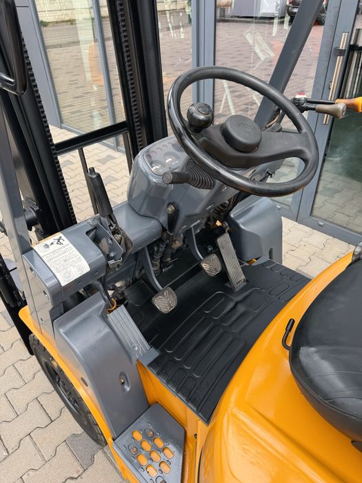 Навантажувач, погрузчик, кара TCM FG18T9H 2004