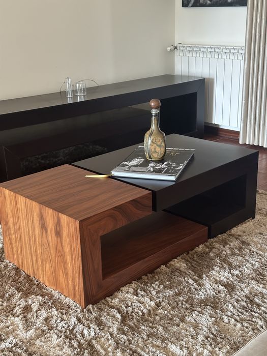 Mesa de centro moderna em excelente estado – 125 × 60 cm