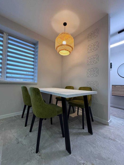 Оренда нового будинку є територія просторий Зимна Вода перша здача