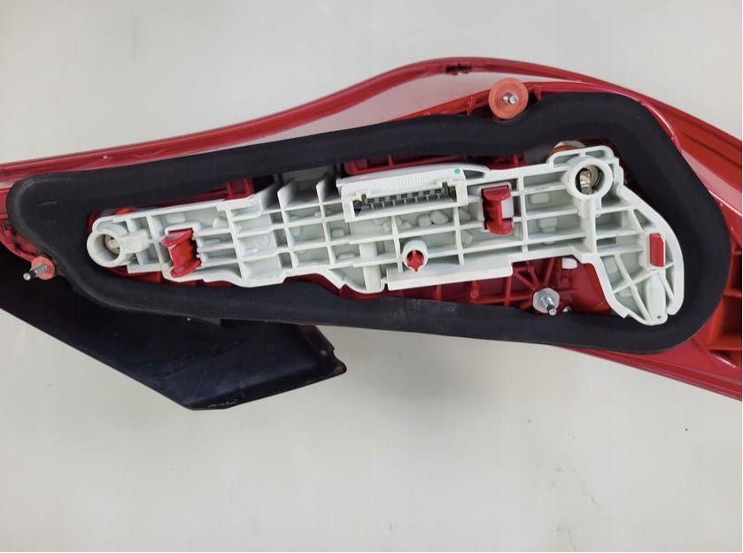 lampa prawy tył prawa tylna MERCEDES CLA C117 W117