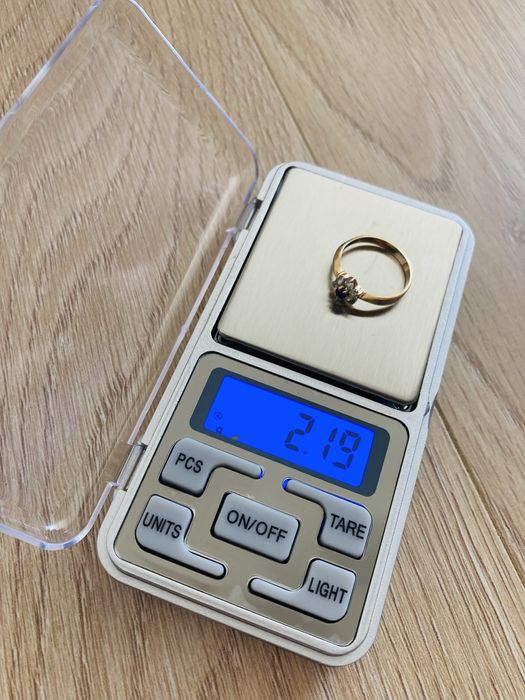 Uroczy solidny pierscionek 585 (14k)