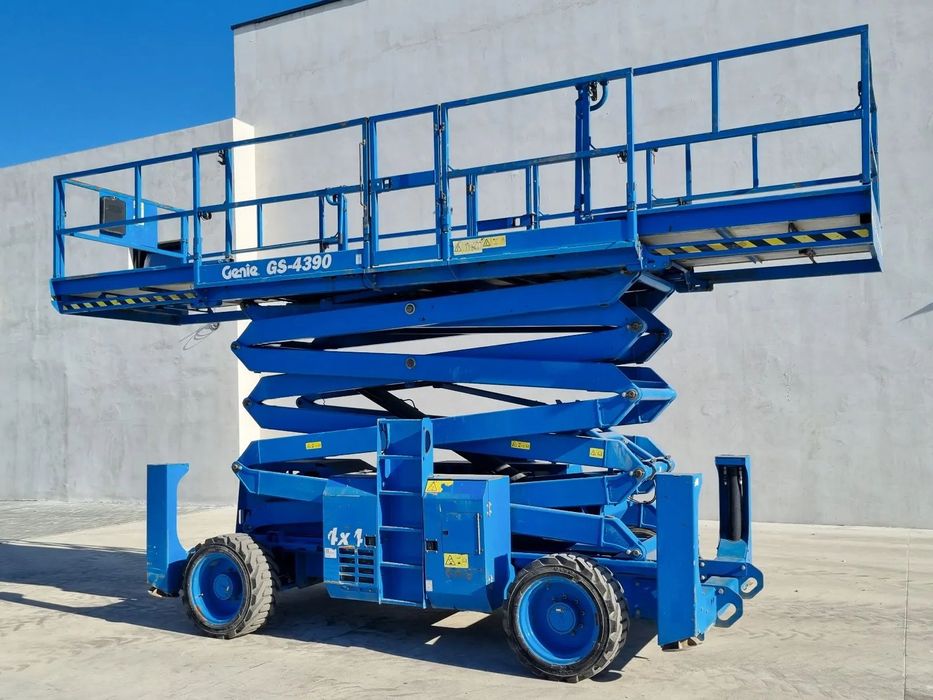 Genie GS-4390 / JLG 4394 RT  zwyżka / podest / podnośnik nożycowy samojezdny