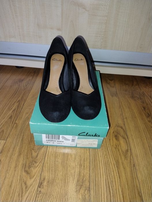 Нубукові туфлі Clarks