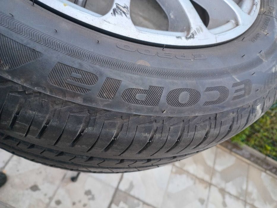 Продам  резину с дисками