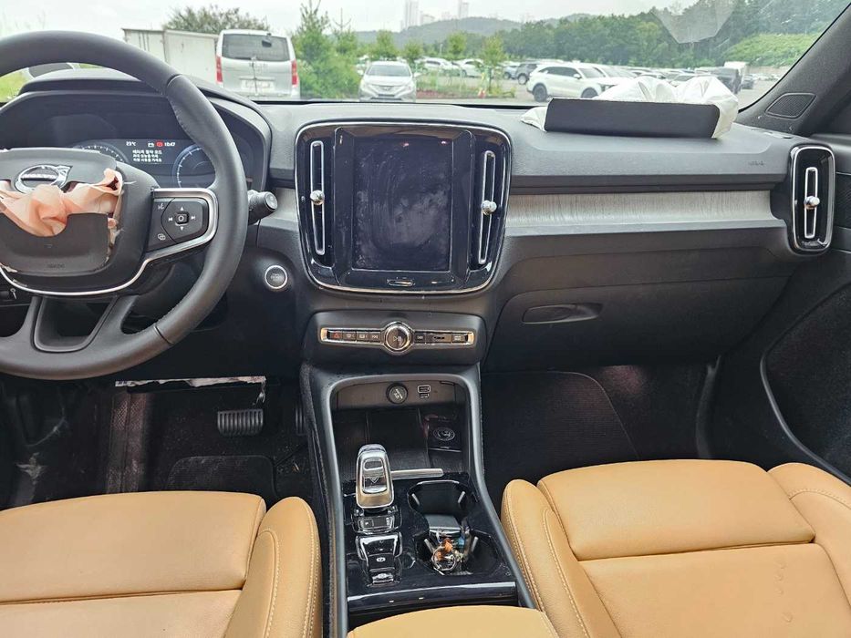 2021 Volvo XC40 B4 AWD Inscription авто в дорозі