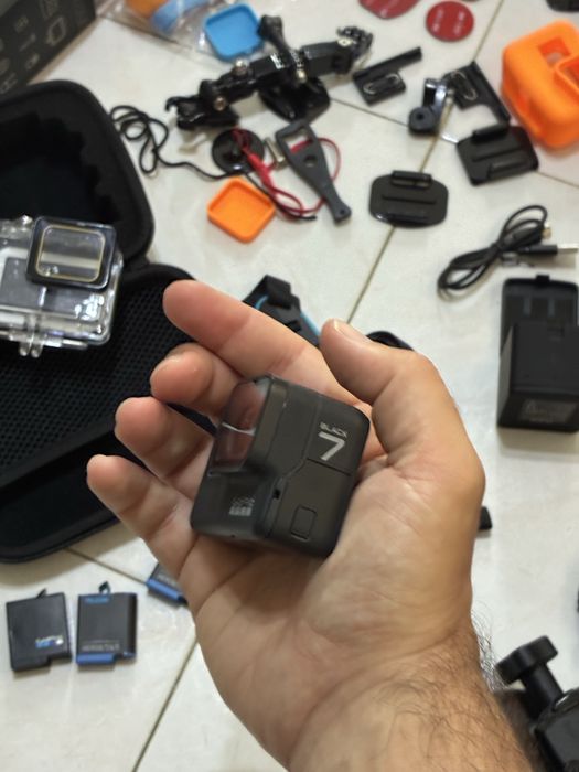 Gopro 7 black - com muitos acessorios