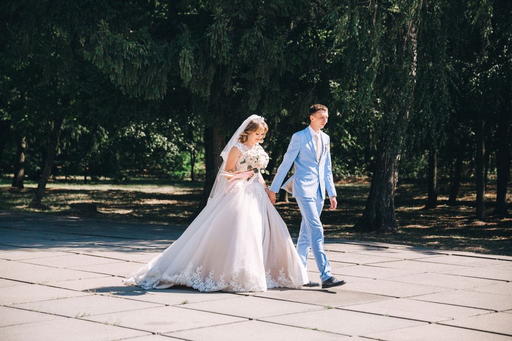 Продам весільну сукню, стан нового. Після хімчистки.