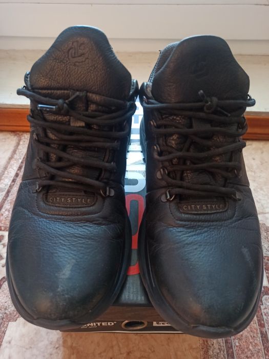 Продам мужские туфли - кроссовки  Clubshoes