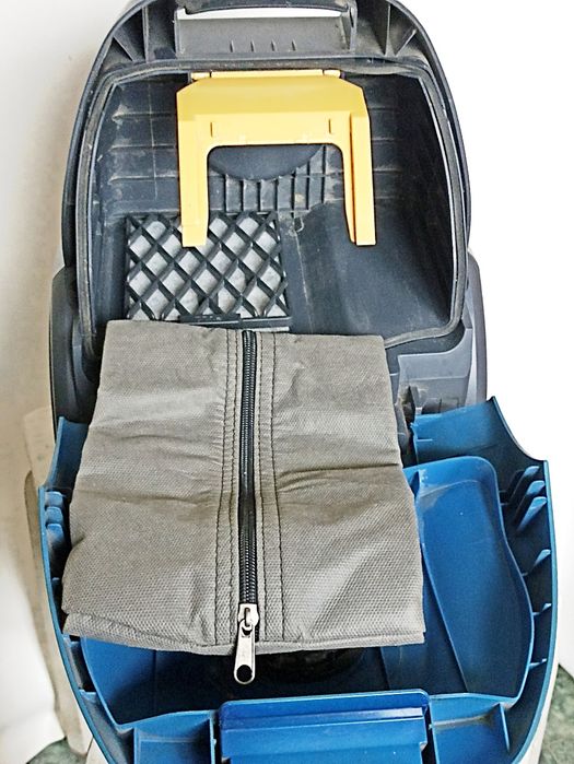 Пилосос LG V-C30K3NTU