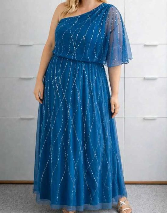 Błękitna sukienka maxi z cekinami 46
