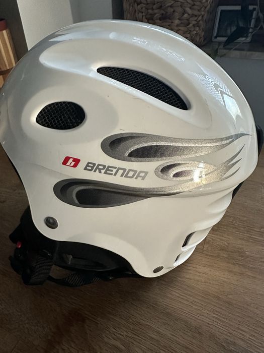 Sprzedam kask dzieciecy zimowy Brenda rozm. S