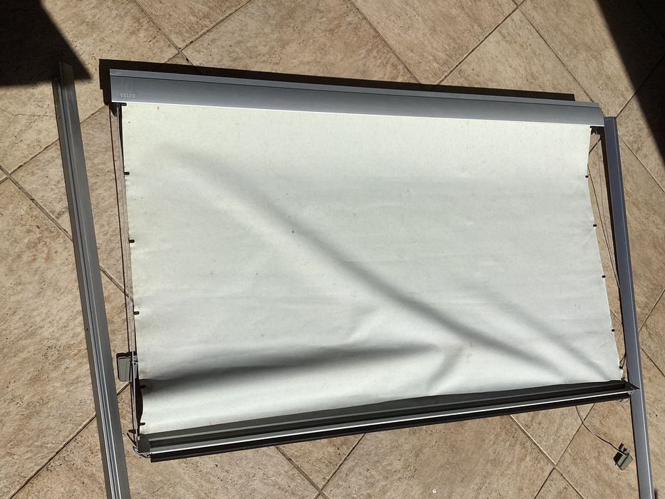 Cortina de rolo de escurecimento VELUX