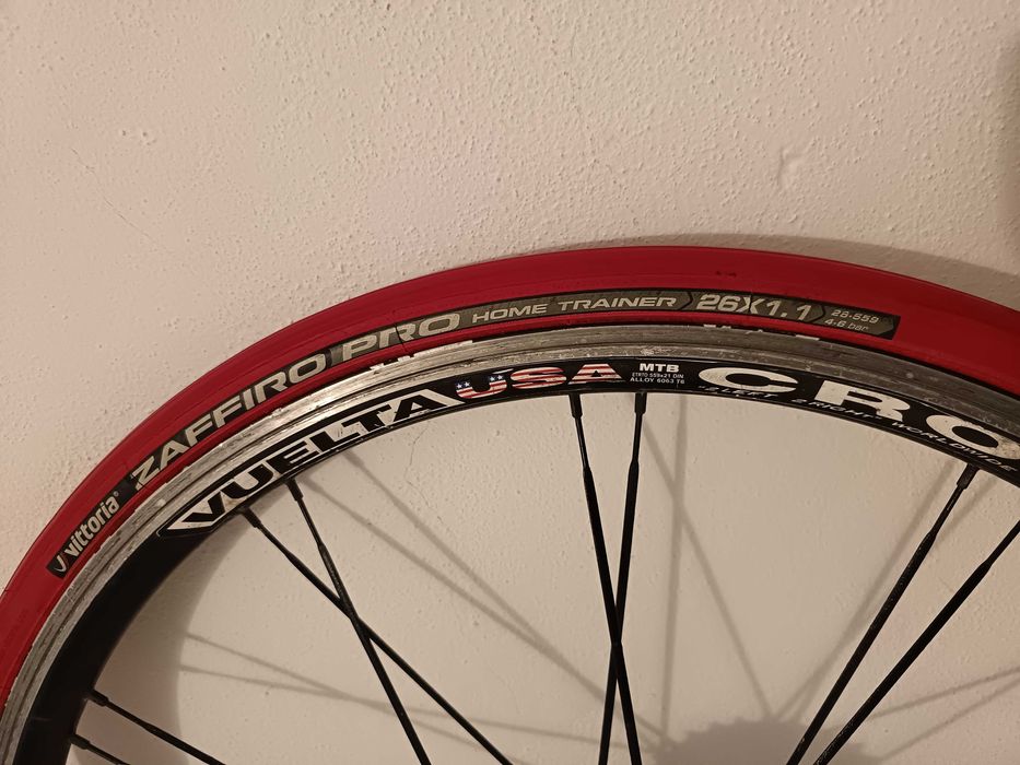 Rolo Tacx Satori + Roda 26’’ + Cassete 11x28 + Pneu Vittoria Zafiro
