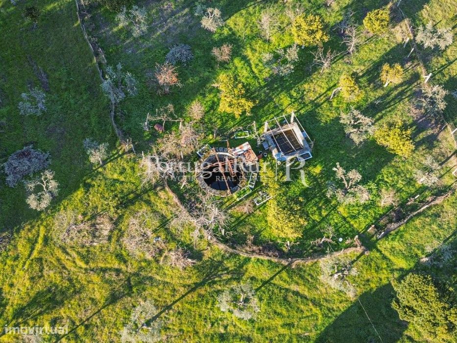 Quinta com 1,47 hectares em Alcains