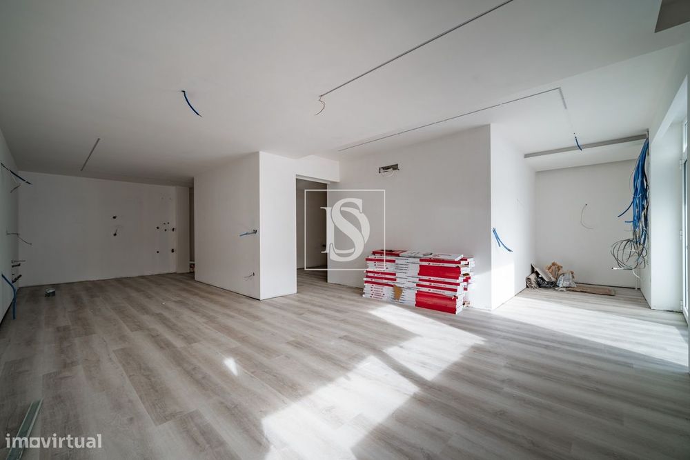 Apartamento T1+1 c/ suíte, completamente RENOVADO