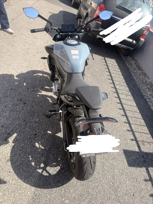 CF Moto 675 NK.