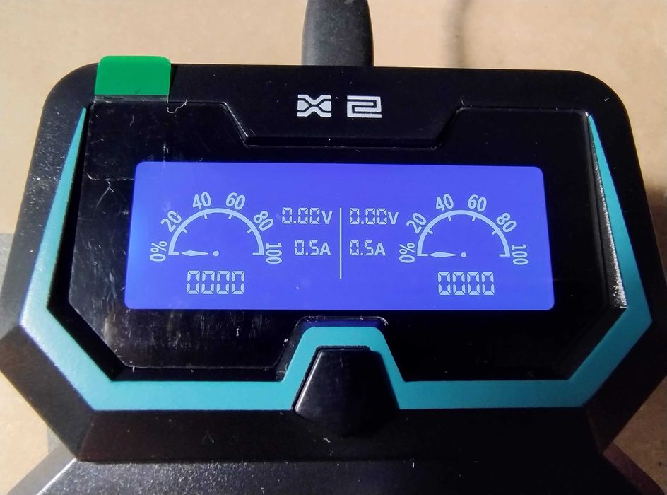 XTAR Szybka Ładowarka Procesorowa do Akumulatorów Li-Ion 18650