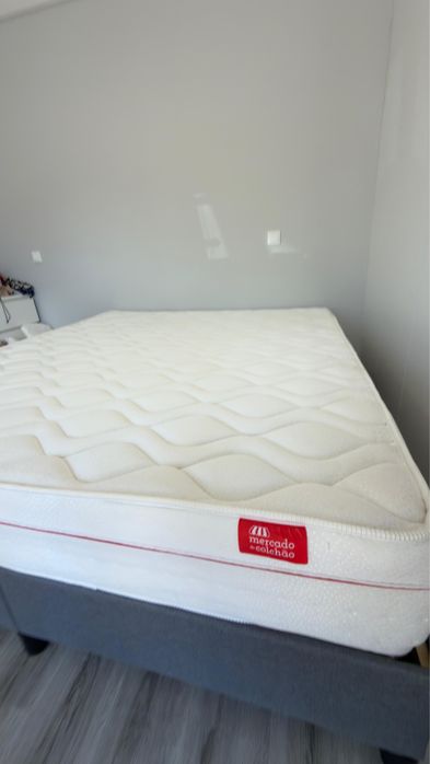 Cama casal 180x200 + colchão Mercado do Colchão (3 meses de uso)