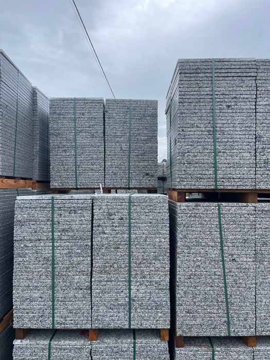 Granito Cinza moinhos a 2 cm esp.