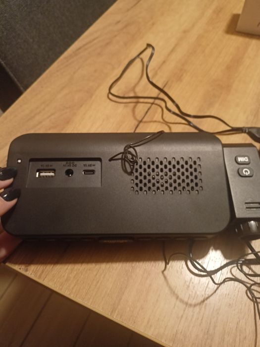 Radio budzik z projektorem