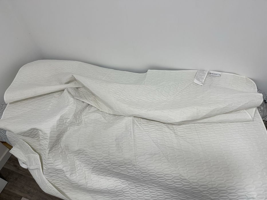 IKEA Usado -  2x Camas Utaker | 2x Colchões AFJALL | 1x Protetor Colchão Sotnätfjäril