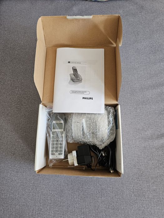 Telefon stacjonarny Philips.