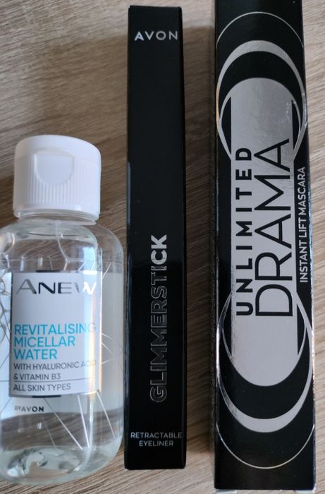 Zestaw trzech produktów do oczu Avon