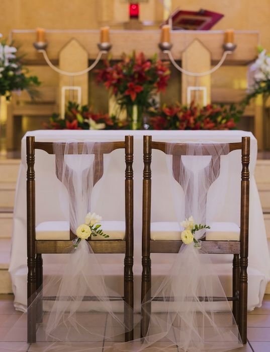Krzesła na ślub do kościoła