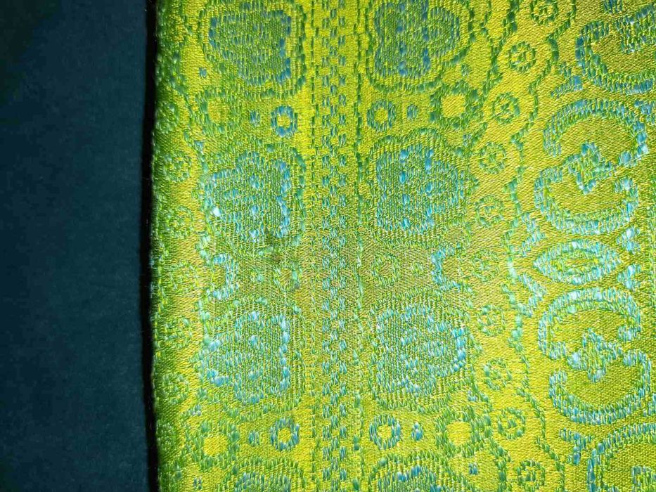 Красивая салатово-голубая скатерть. 160*118см.