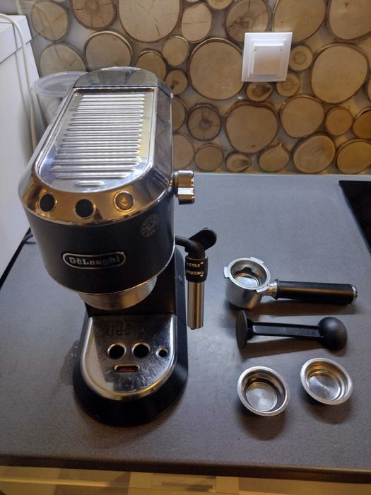 Ekspres kolbowy Delonghi EC685