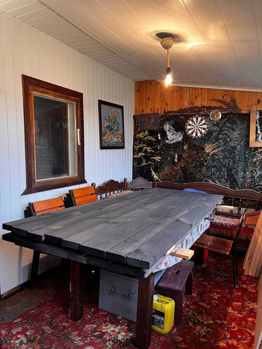 Продається просторий житловий будинок з земельною ділянкою 0,43 га