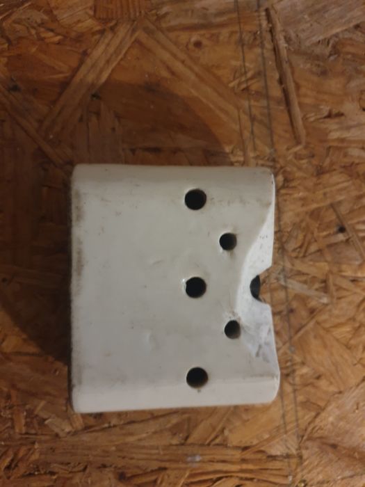 Ceramiczny wkład do gniazdka siłowego płaskiego stary typ