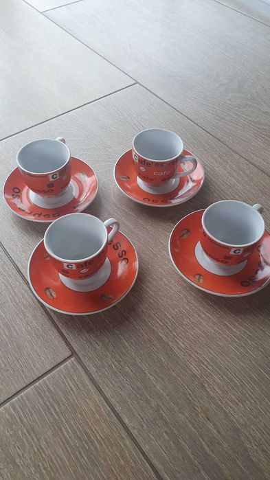 Filiżanki do espresso z talerzykami, kolorowe, śliczne