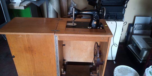 Продам швейную машину Подолка