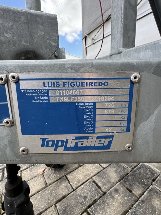 reboque com matricula propria