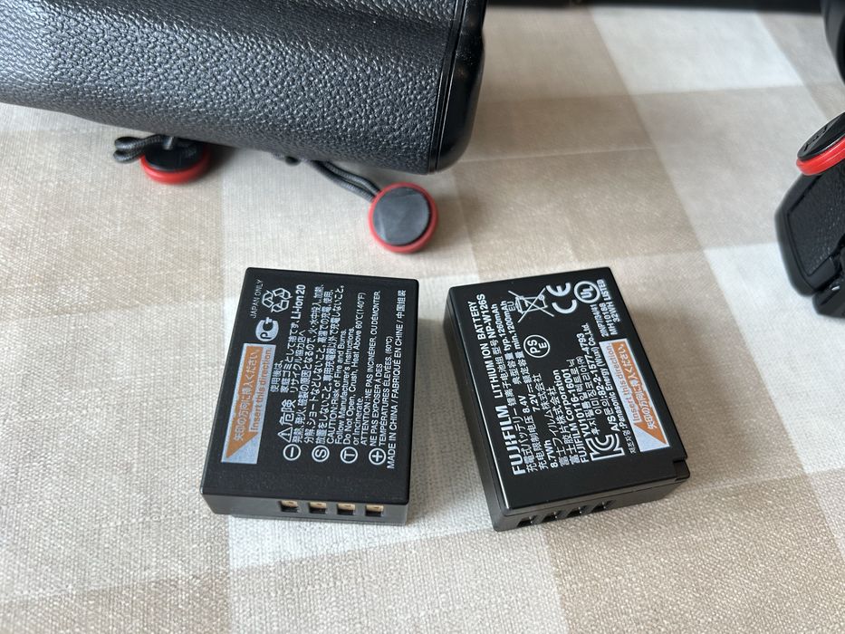 Fujifilm X-T3 + Lens & Battery Grip