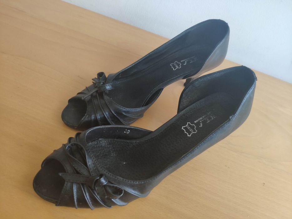Skórzane buty na obcasie Vices 39